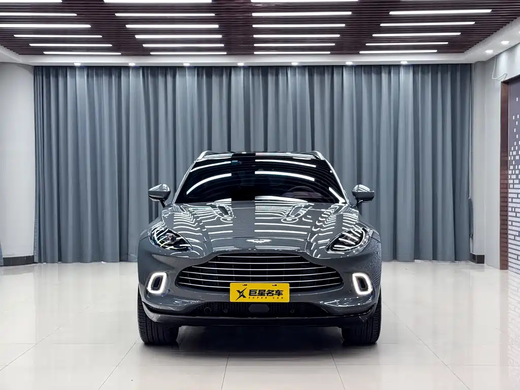 Aston Martin DBX — фото 2