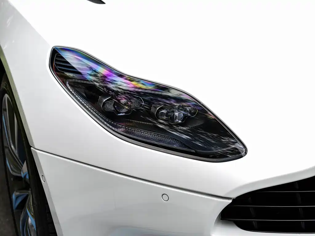 Aston Martin DB11 — фото 4