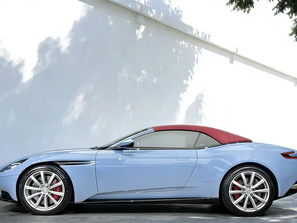 Aston Martin DB11 — фото 4