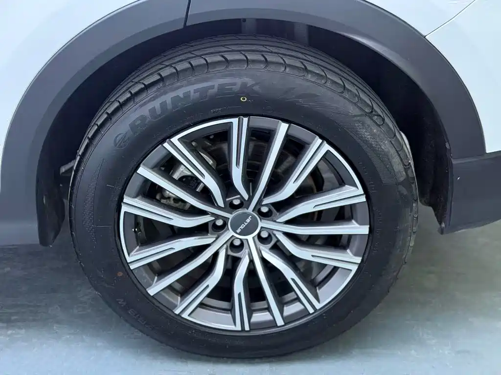 Jetour X70 PLUS — фото 15