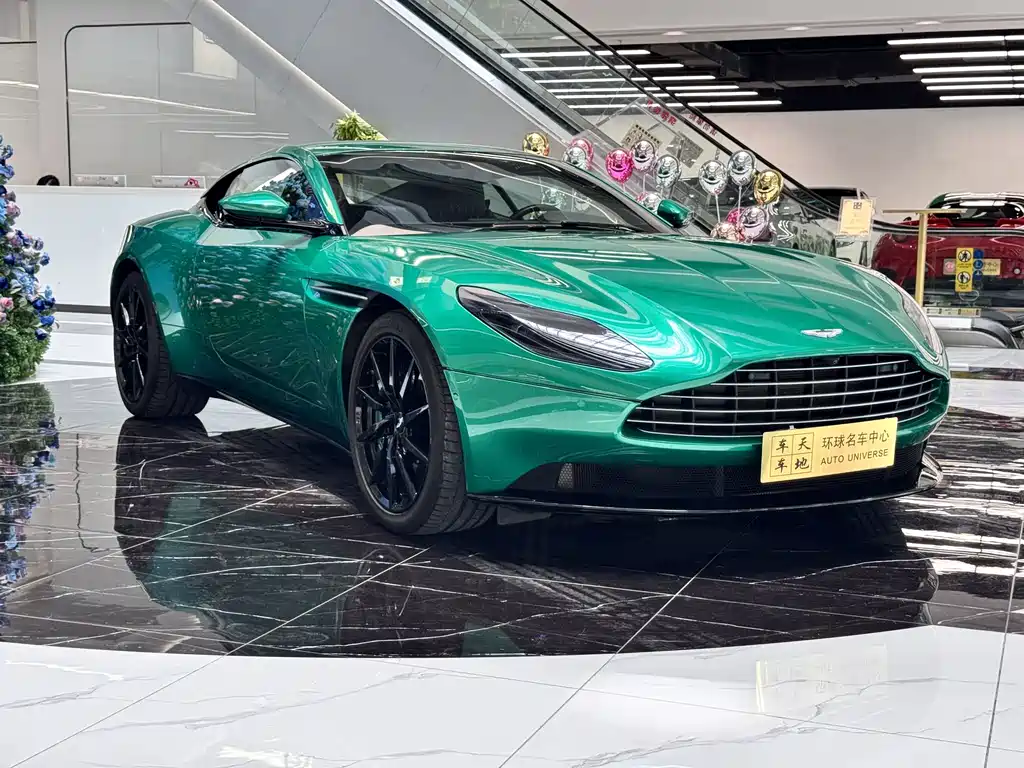 Aston Martin DB11 — фото 3