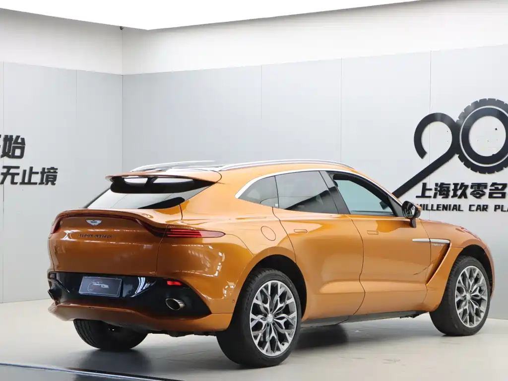 Aston Martin DBX — фото 26