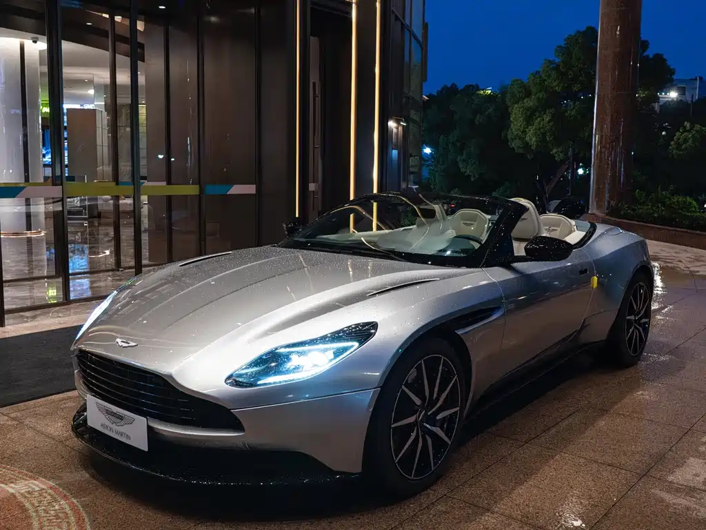 Aston Martin DB11