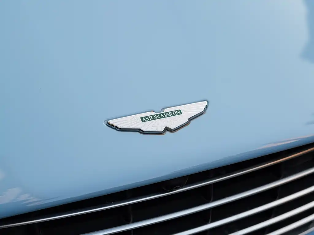 Aston Martin DB11 — фото 5