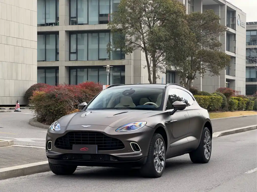 Aston Martin DBX