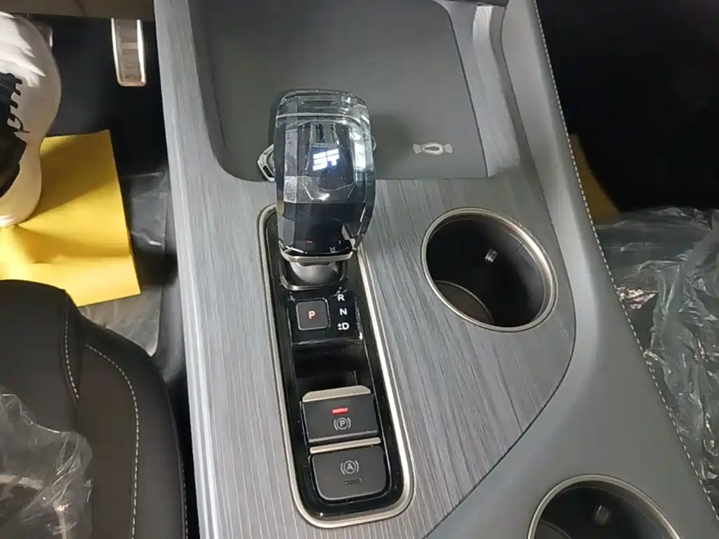 Jetour X90 C-DM — фото 14