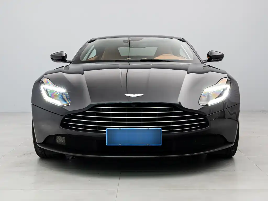 Aston Martin DB11