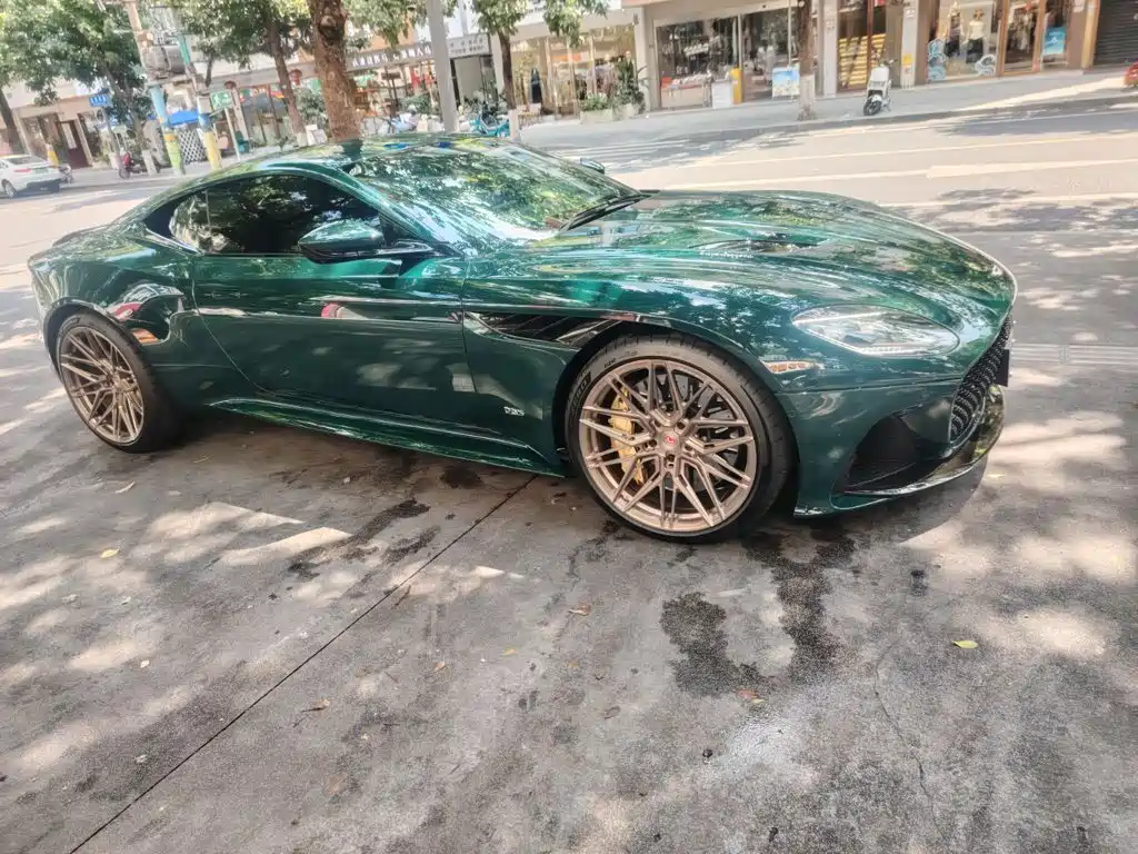 Aston Martin DBS — фото 2