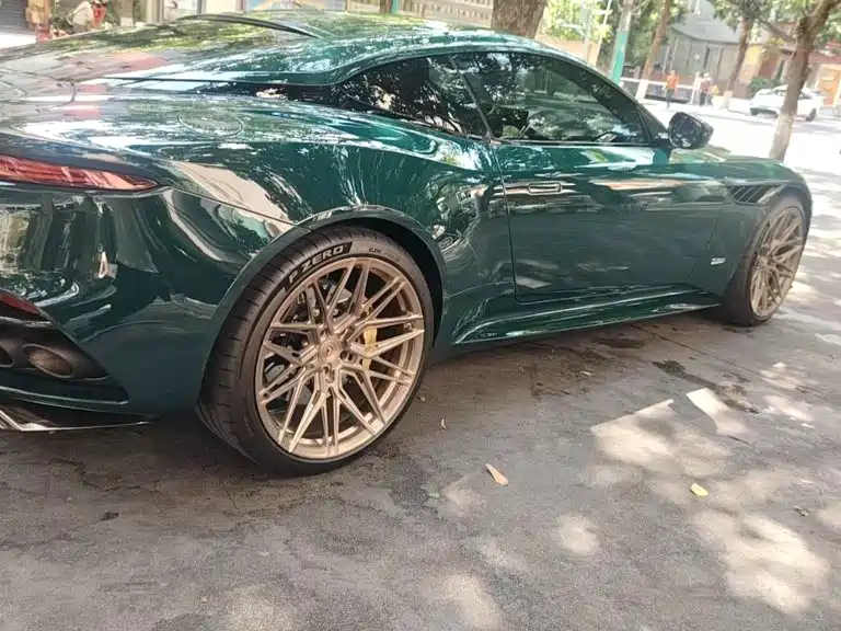 Aston Martin DBS — фото 4