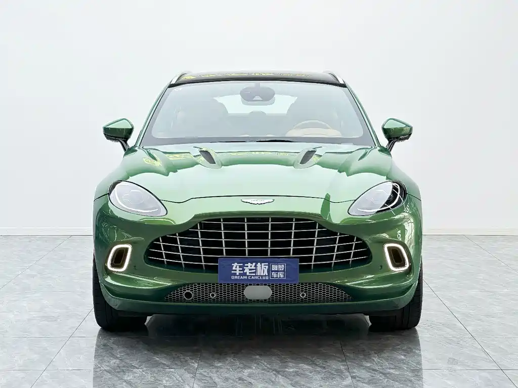 Aston Martin DBX — фото 2