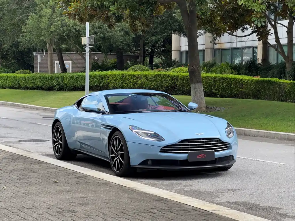 Aston Martin DB11 — фото 3