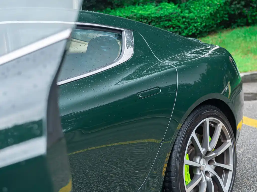 Aston Martin Rapide — фото 9
