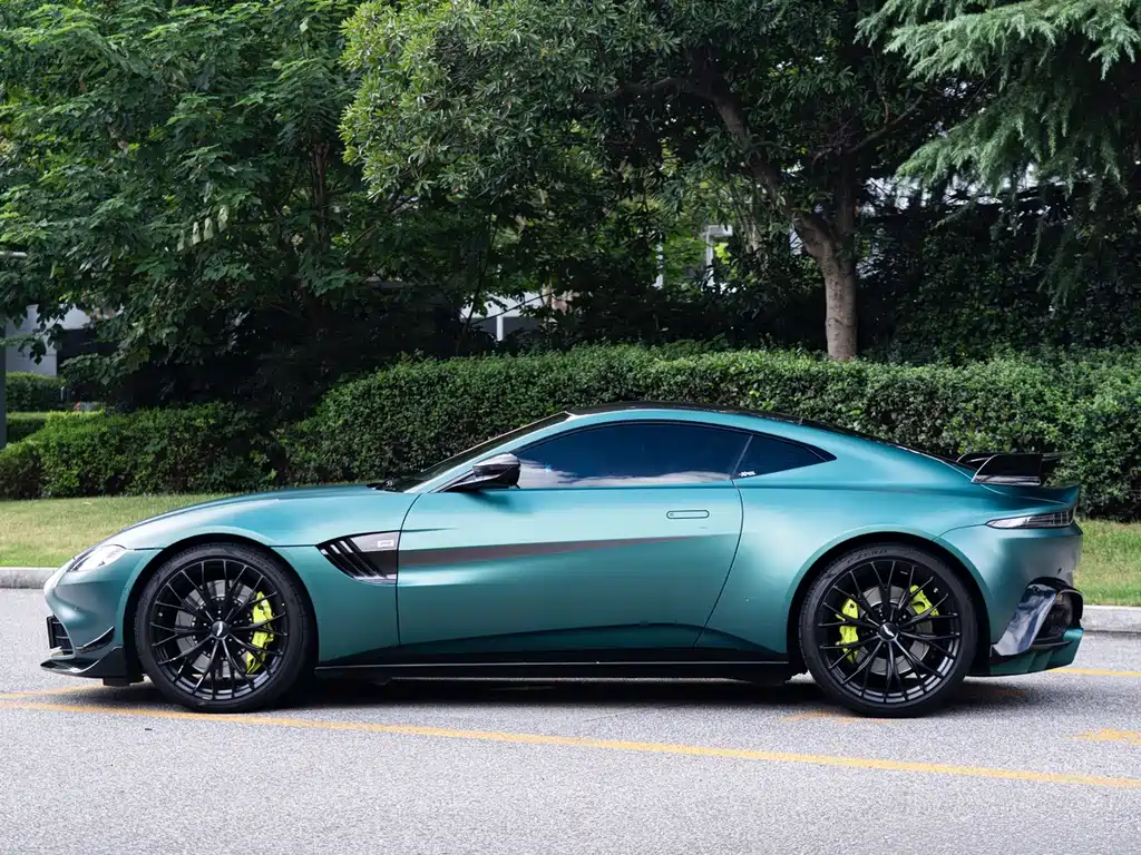 Aston Martin V8 Vantage — фото 5