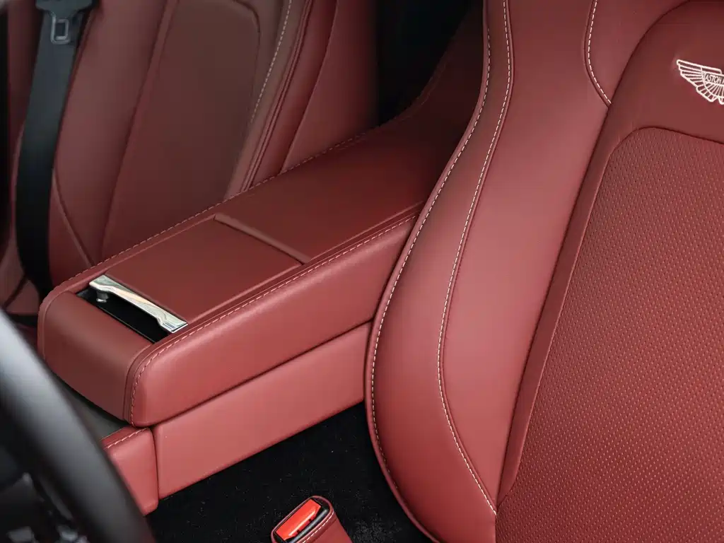 Aston Martin Rapide — фото 11
