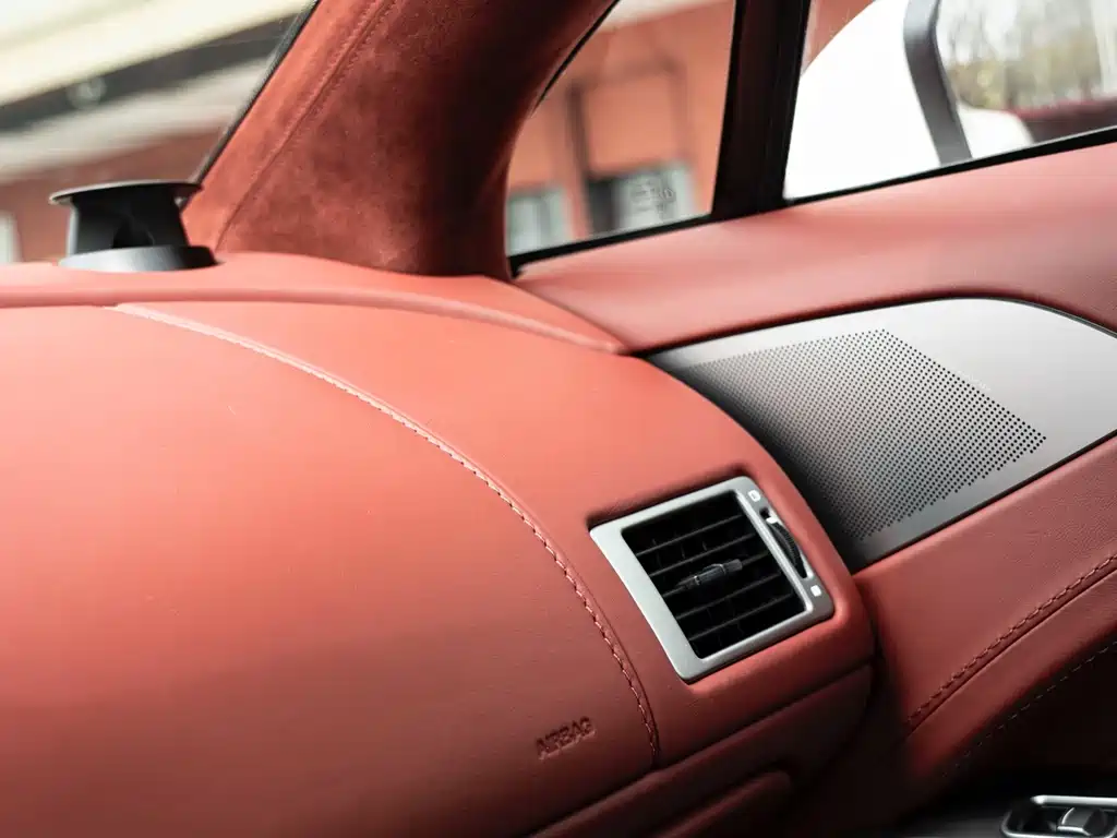 Aston Martin Rapide — фото 18