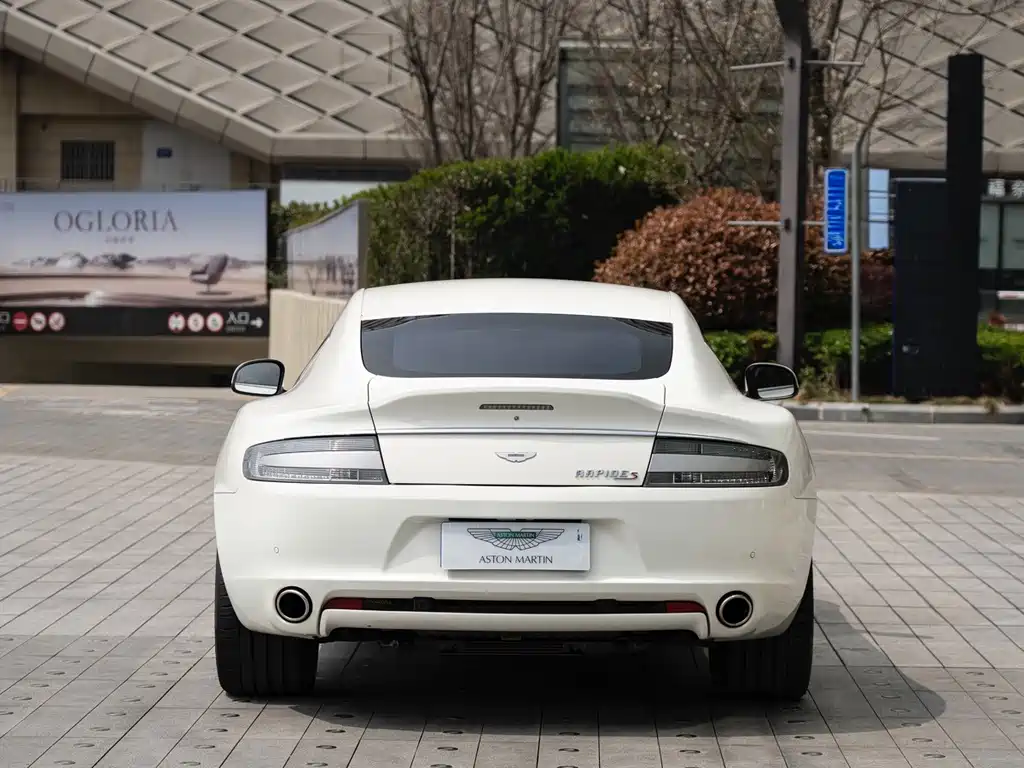 Aston Martin Rapide — фото 6