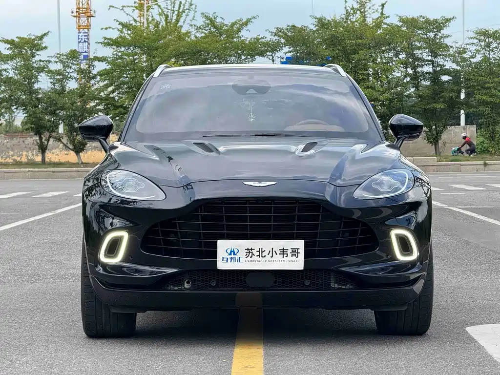 Aston Martin DBX — фото 2