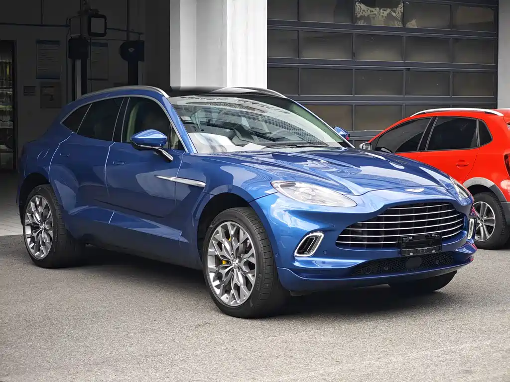 Aston Martin DBX — фото 3