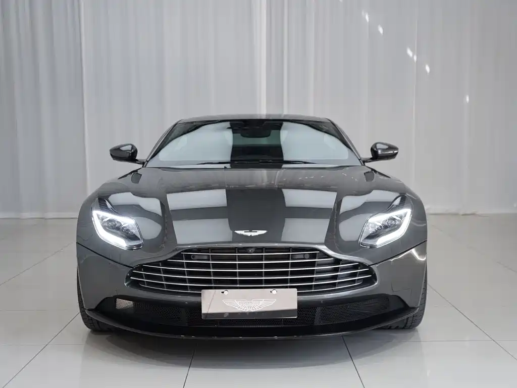 Aston Martin DB11 — фото 3