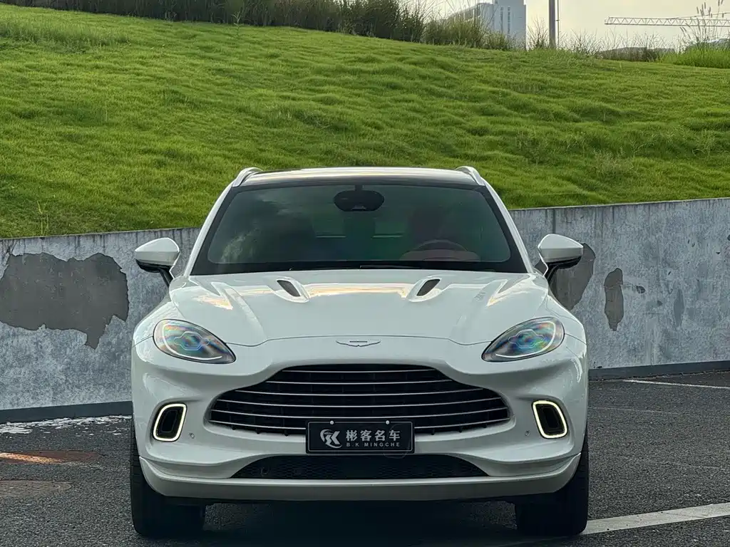 Aston Martin DBX — фото 2