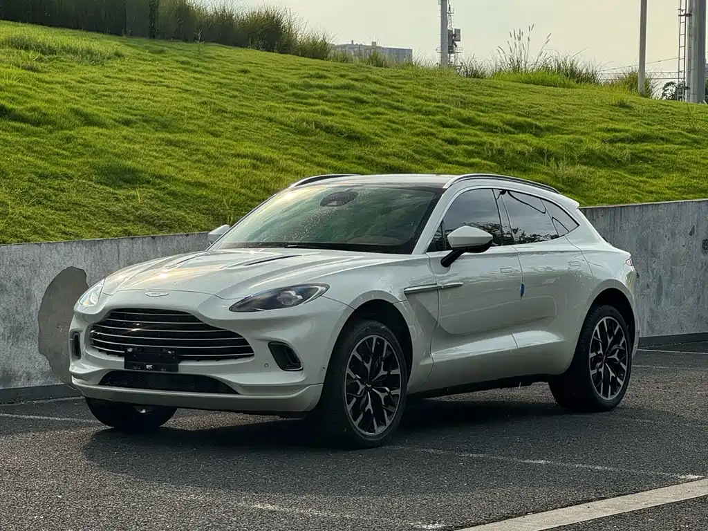 Aston Martin DBX — фото 6
