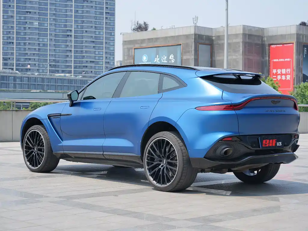 Aston Martin DBX — фото 9