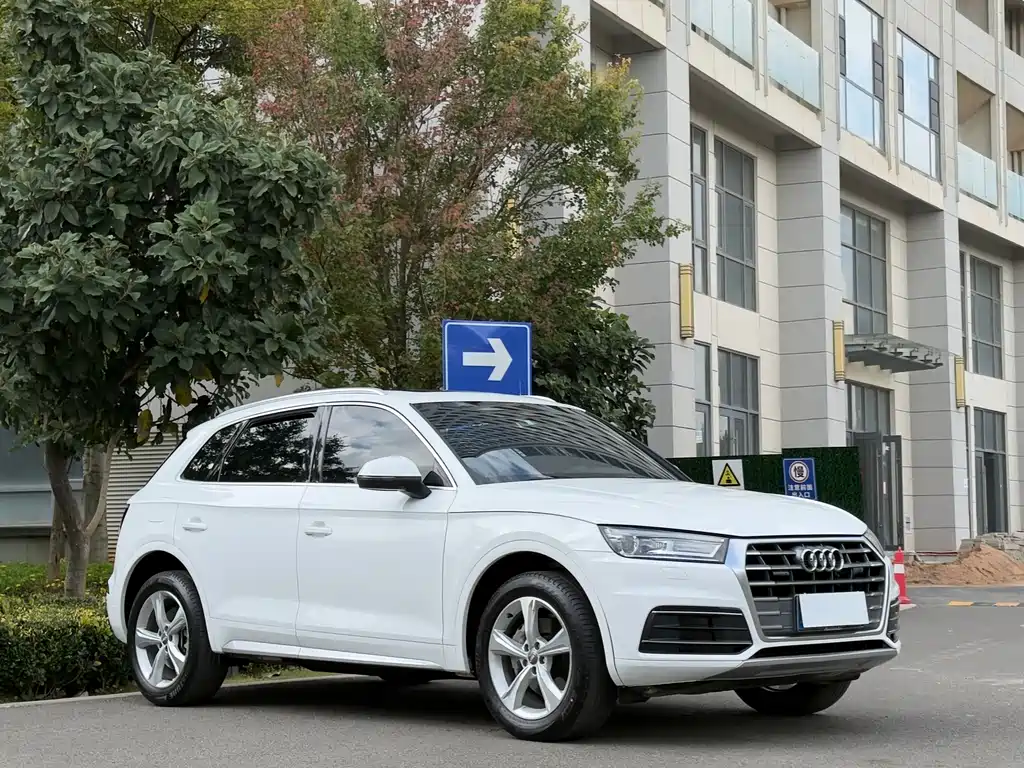 Audi Q5L — фото 3