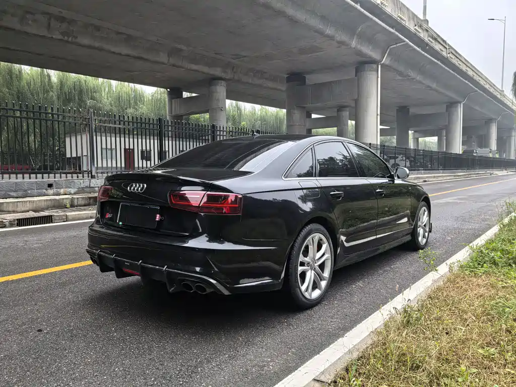 Audi S6 — фото 6
