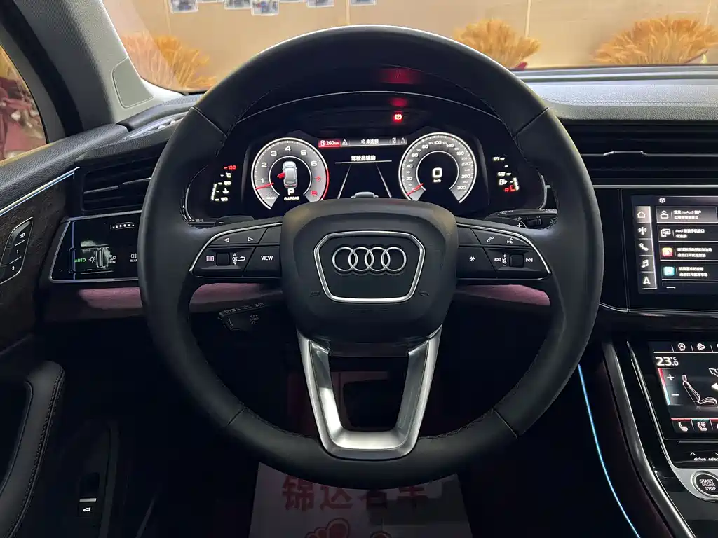 Audi Q7 — фото 10