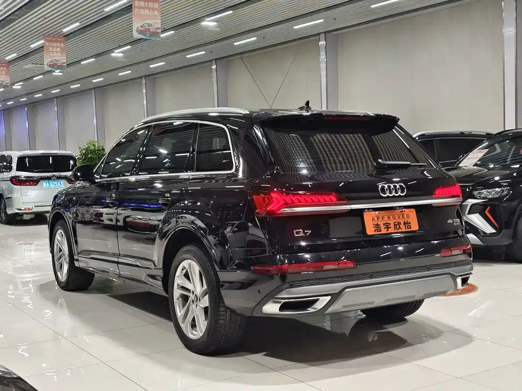 Audi Q7 — фото 4
