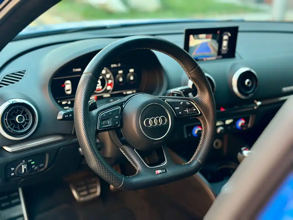 Audi RS 3 — фото 13