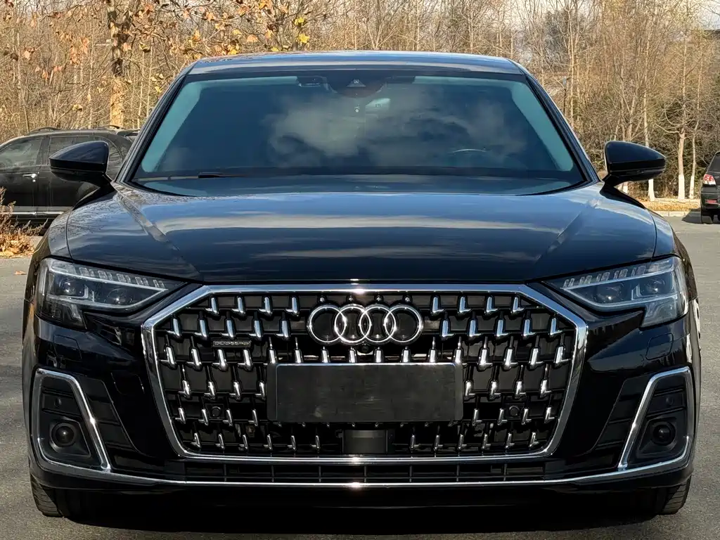 Audi A8 — фото 2