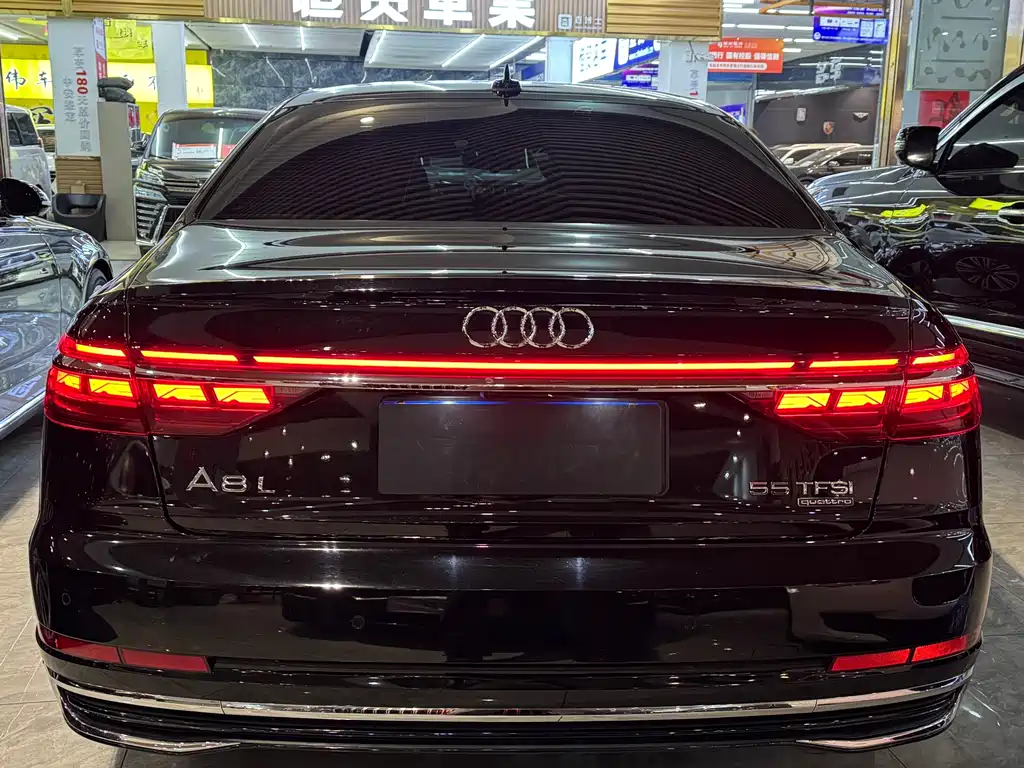 Audi A8 — фото 14