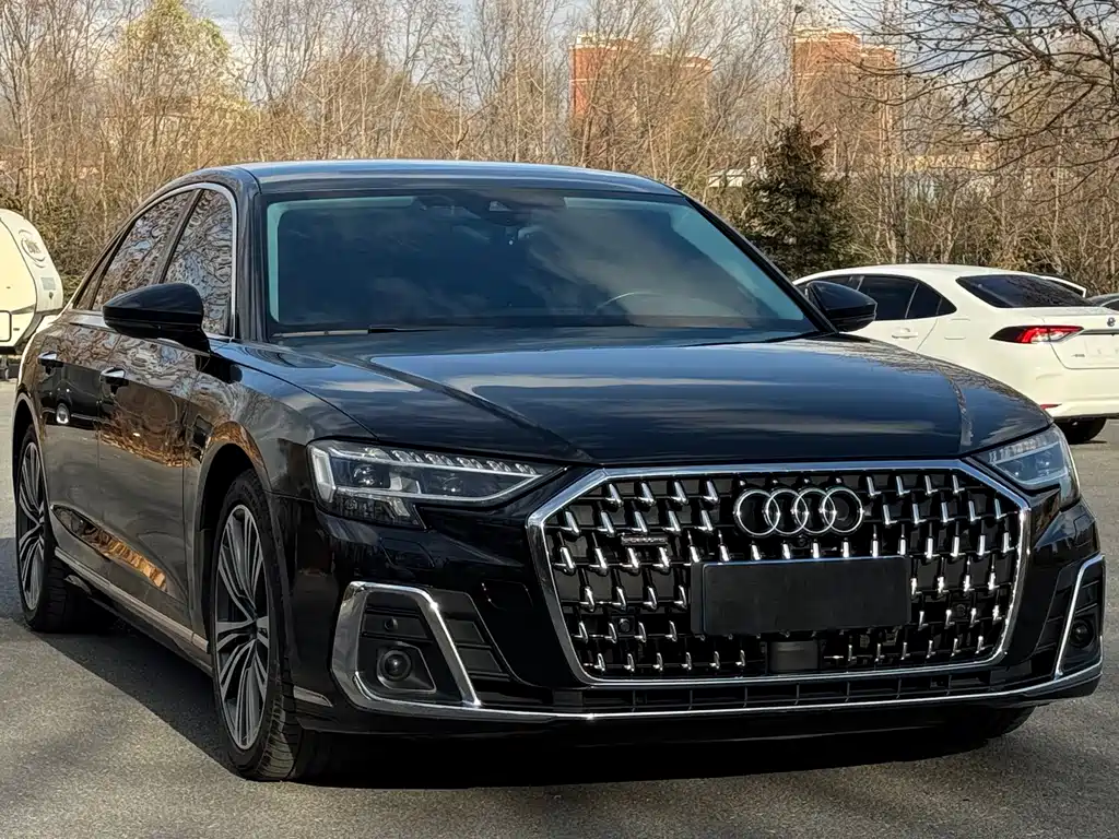 Audi A8 — фото 3