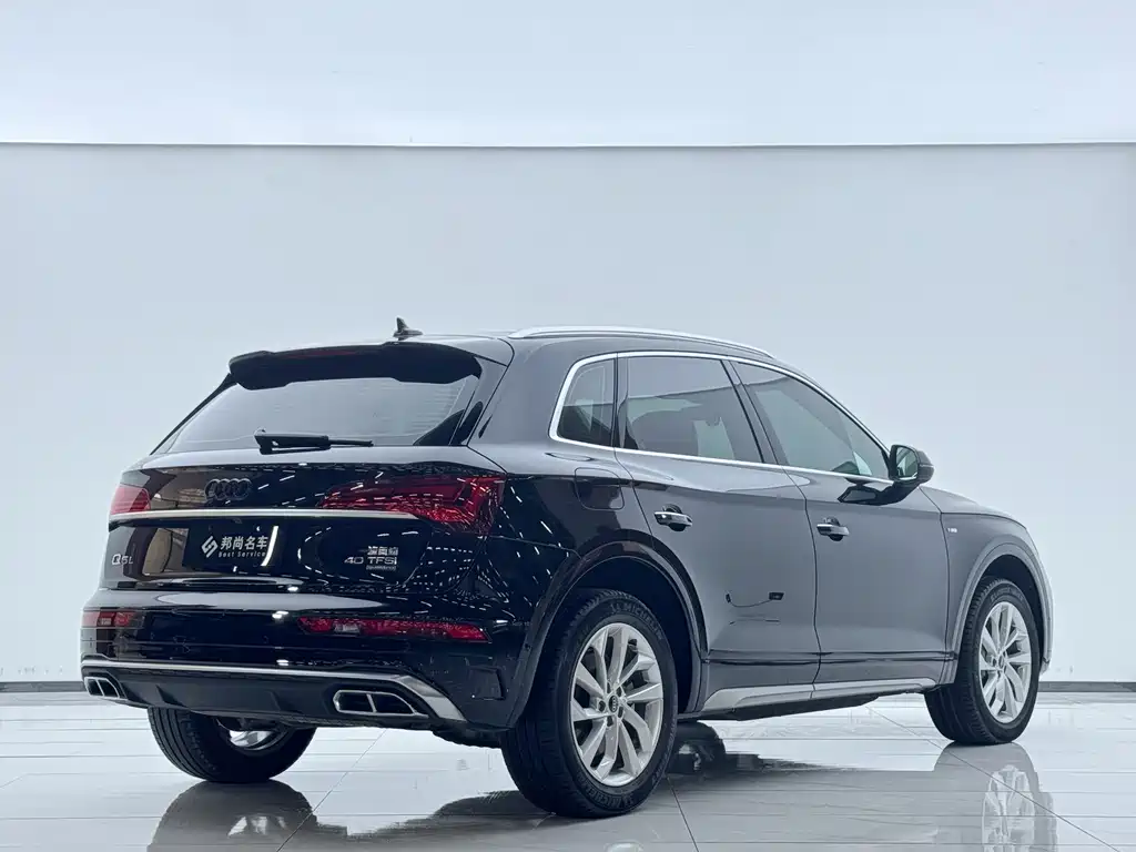 Audi Q5L — фото 22