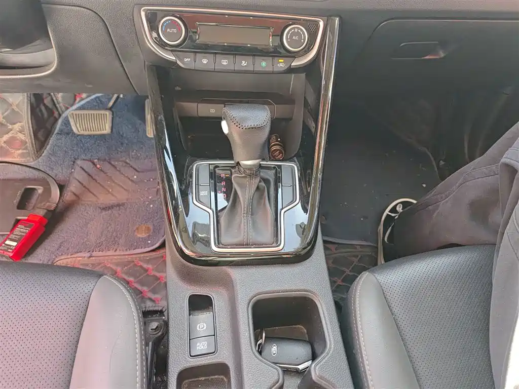 Kia Sportage — фото 11