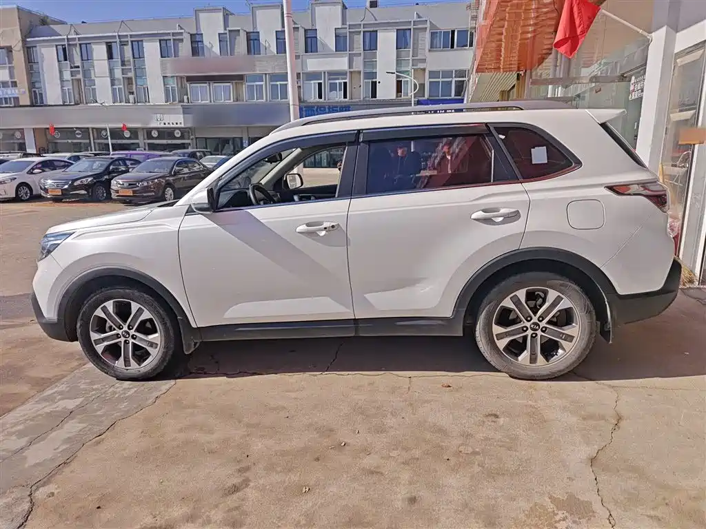 Kia Sportage — фото 4