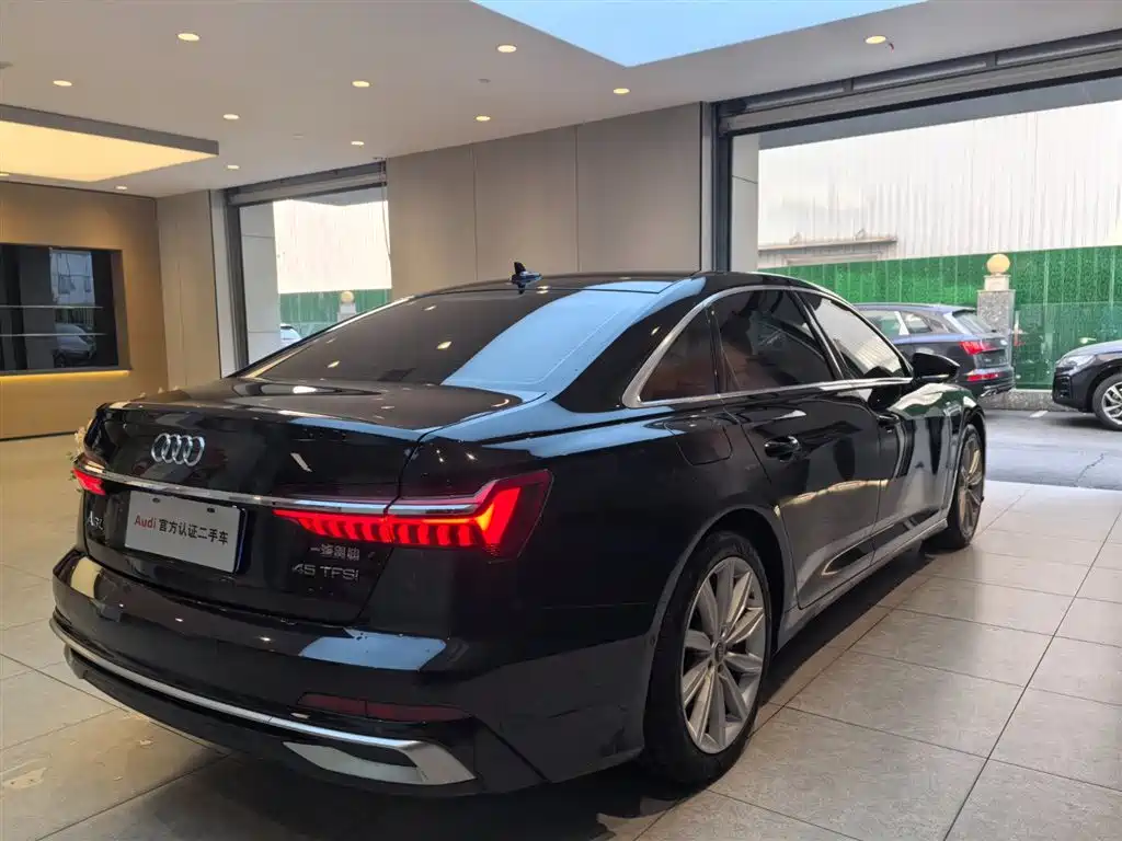 Audi A6L — фото 2