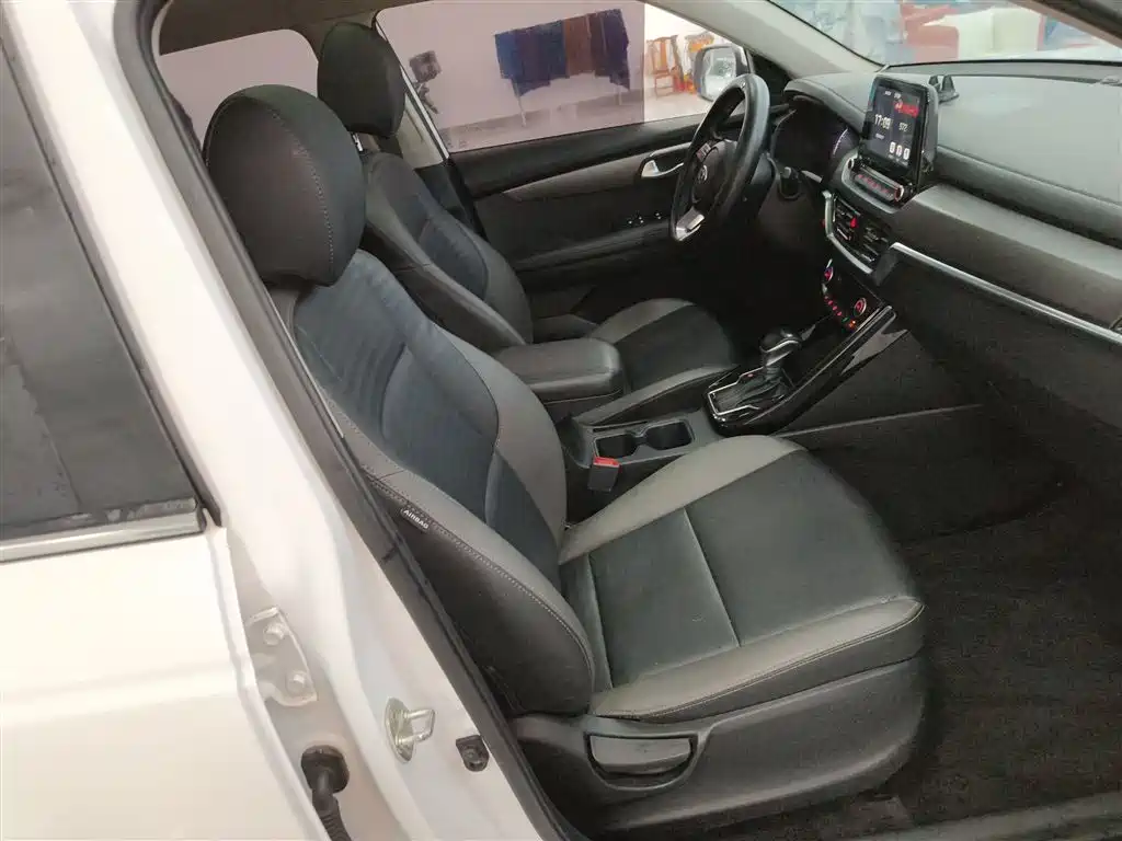 Kia Sportage — фото 25