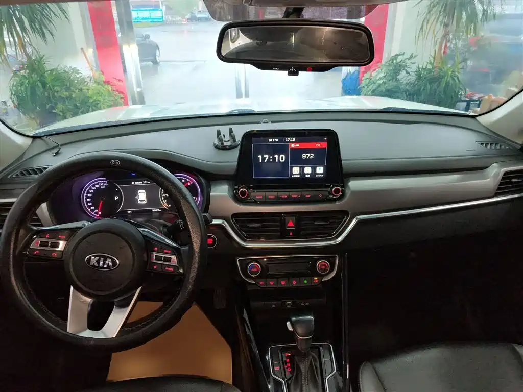 Kia Sportage — фото 10
