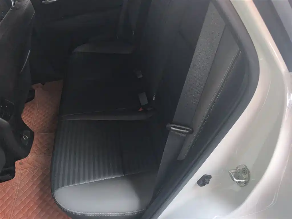 Kia Sportage — фото 13