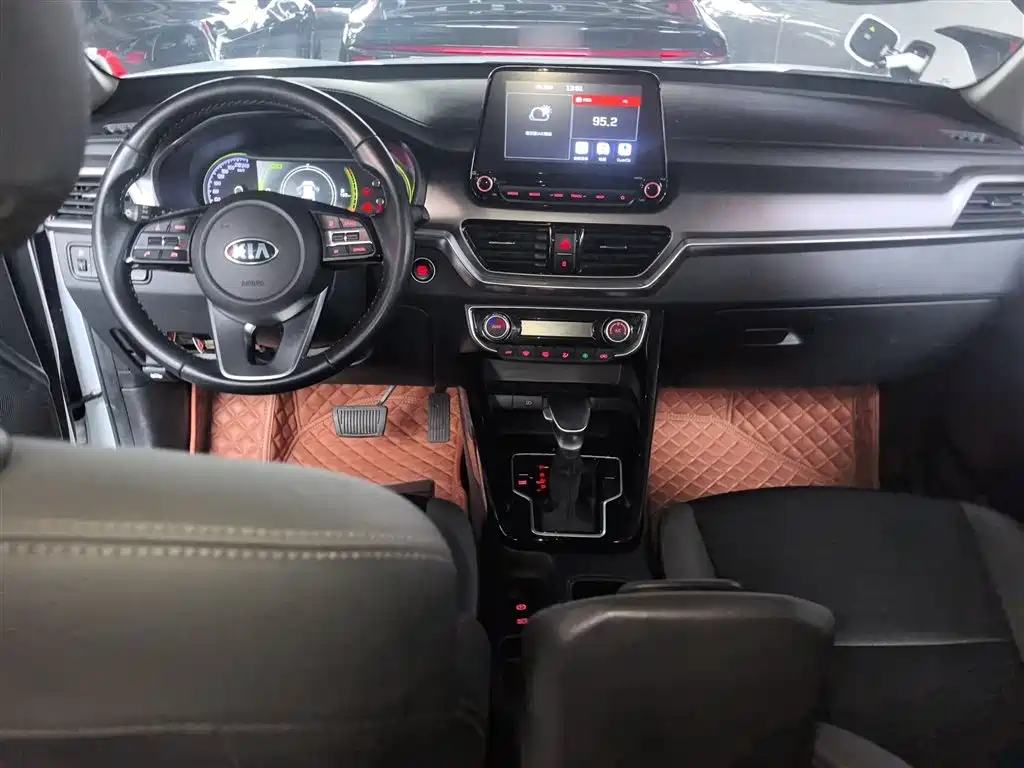 Kia Sportage — фото 6