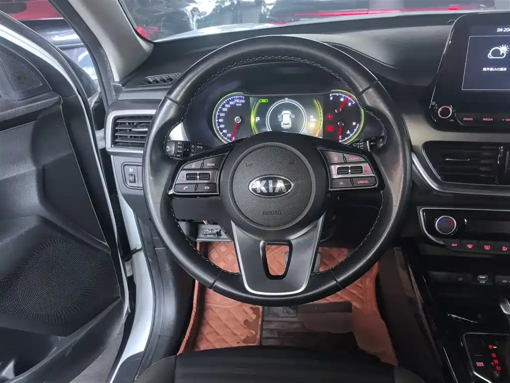 Kia Sportage — фото 7
