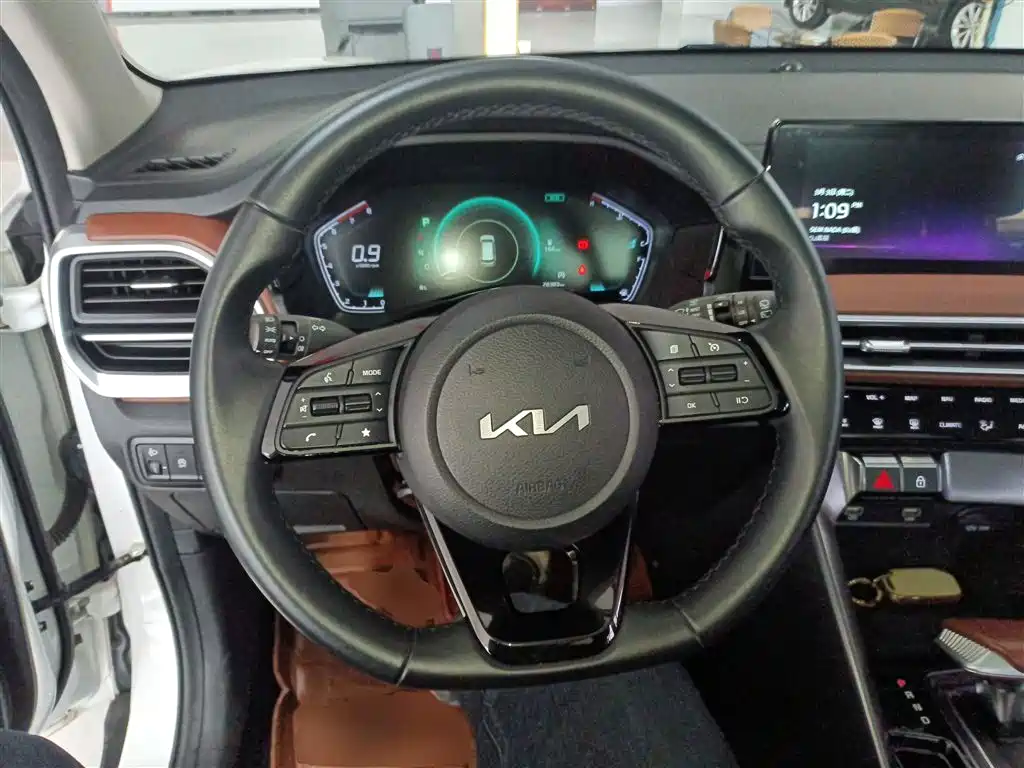 Kia Sportage — фото 11