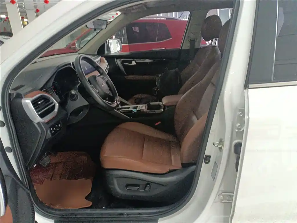 Kia Sportage — фото 15