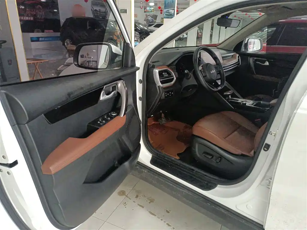 Kia Sportage — фото 16