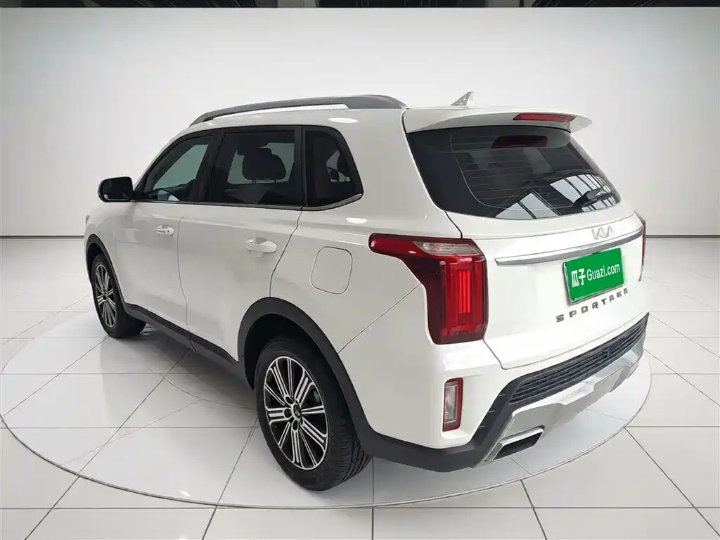 Kia Sportage — фото 5