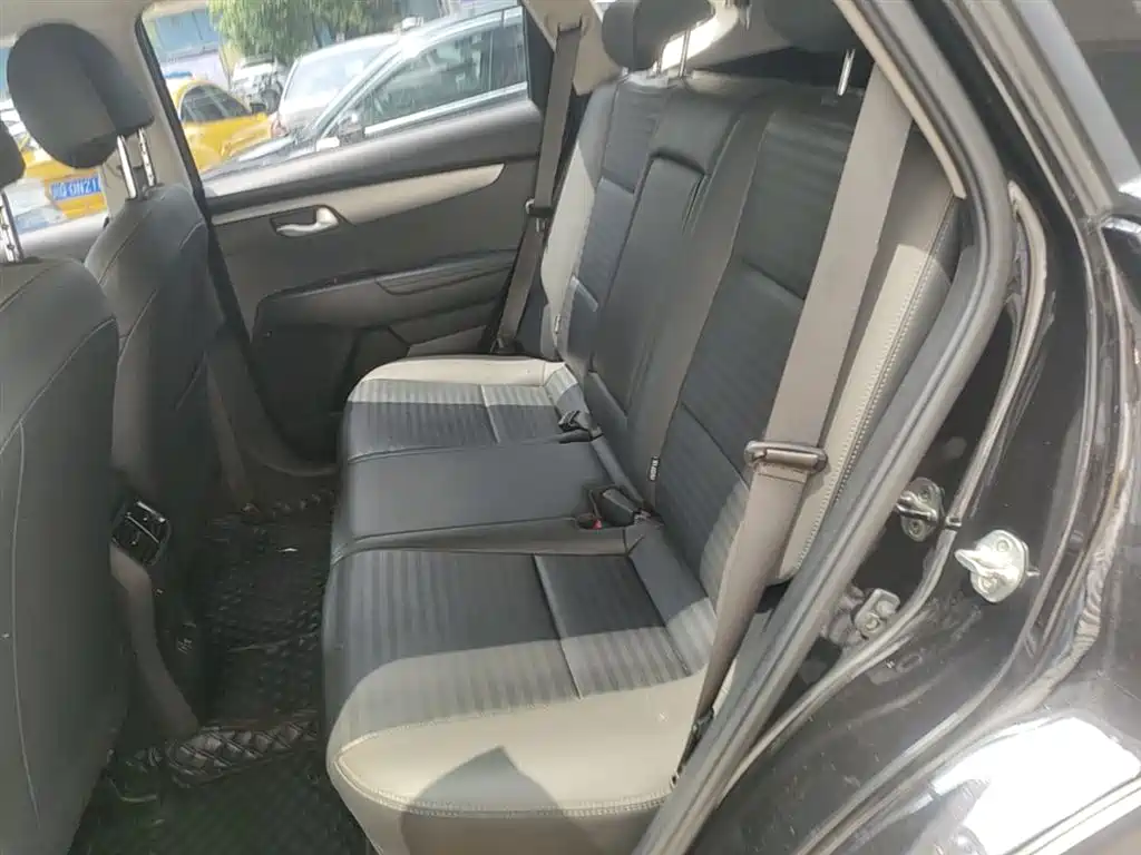 Kia Sportage — фото 17