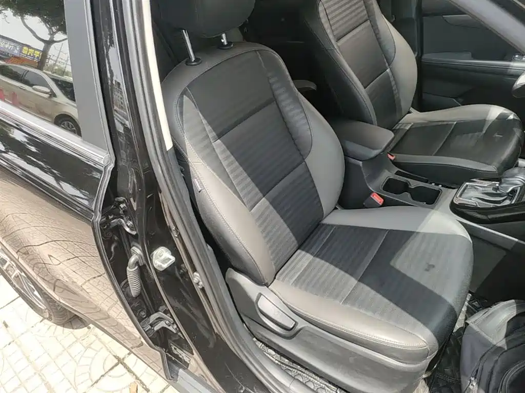 Kia Sportage — фото 25