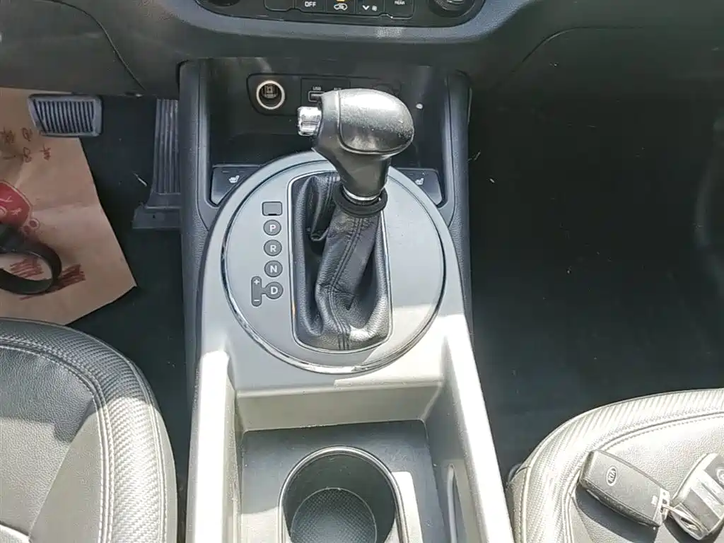 Kia Sportage — фото 14